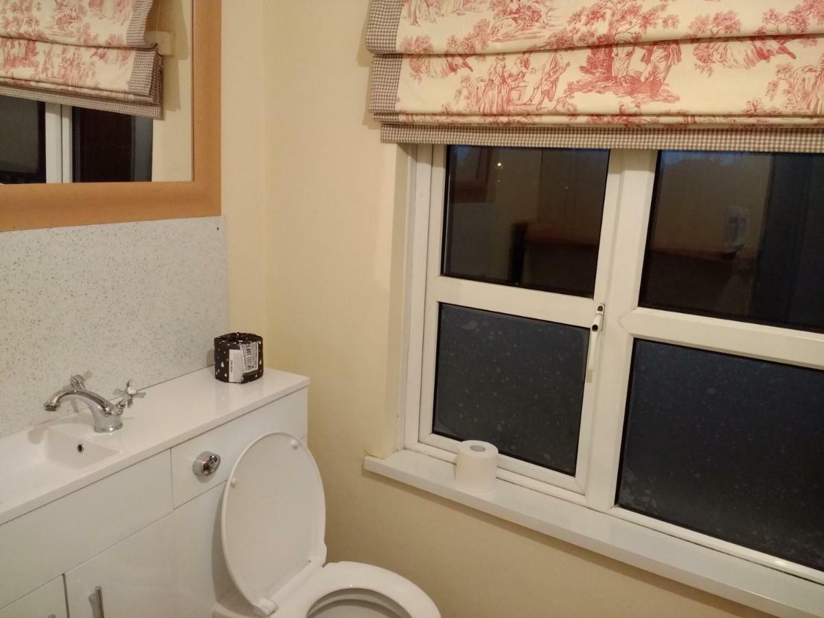 Lisieux House On Lough Neagh Bed & Breakfast Aghalee Екстериор снимка
